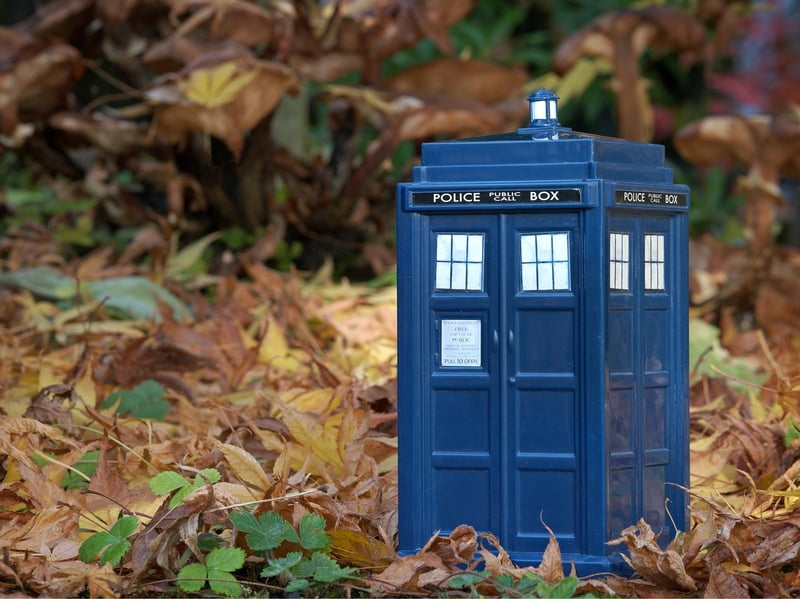 Illustration of a TARDIS time machine